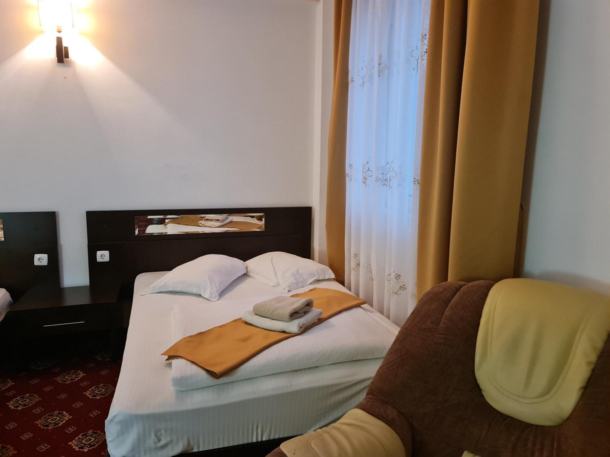 Hotel Magic Gt Trivale Piteşti Exterior foto